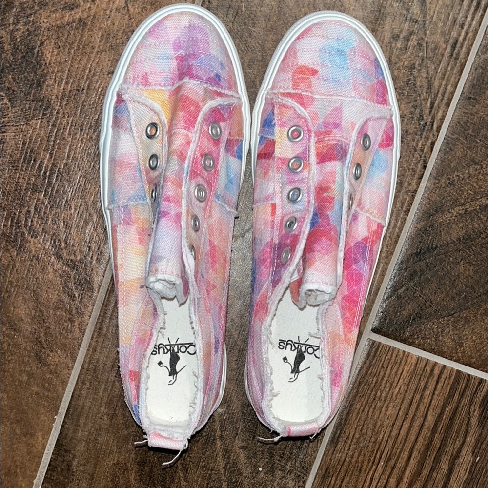 White Slip-On Sneakers with Pink Sole